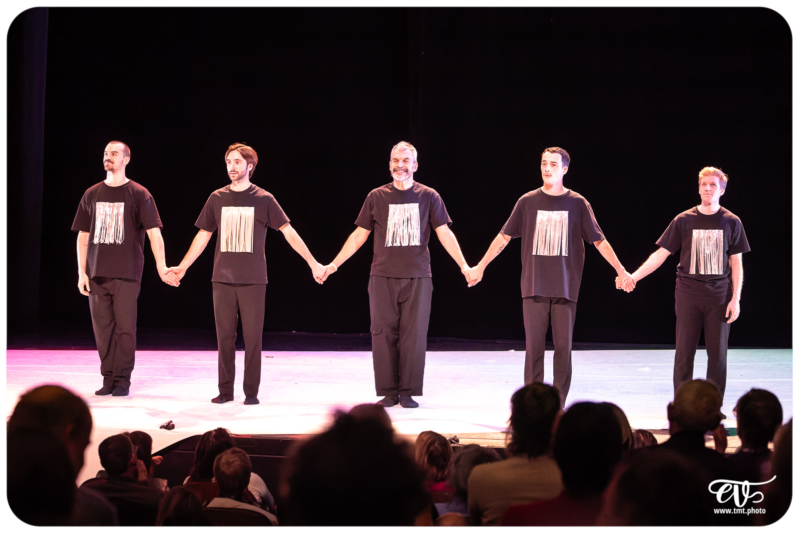 A4 (COMME LA FEUILLE) CIE CHICOS MAMBO